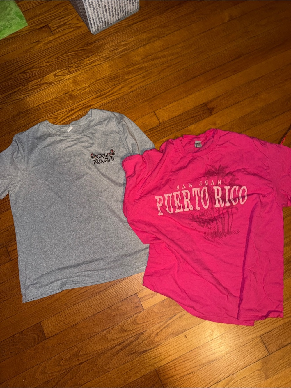 Women’s grey graphic and Puerto Rico Pink T‑Shirt size XL